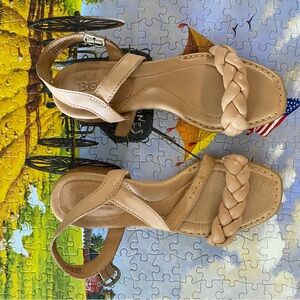 born sandals